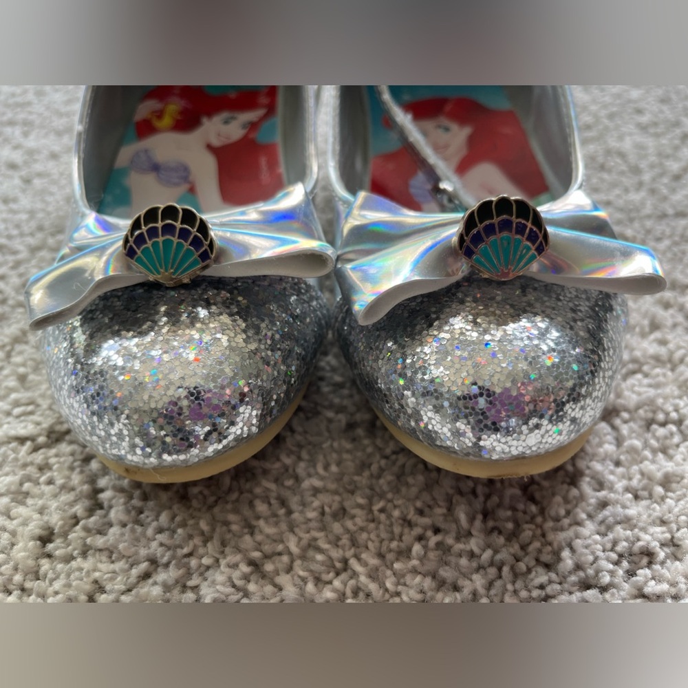 Silver glittery little mermaid dress shoes, size 12